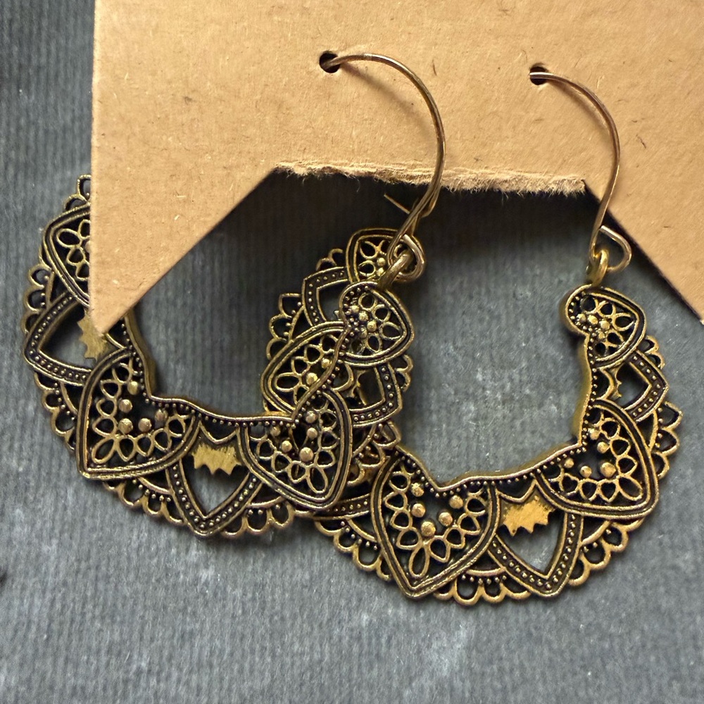 Elegant Gold Tone Filigree Hoop Earrings
